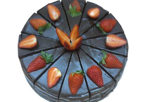 Chiffon de Chocolate com Cobertura de Chocolate