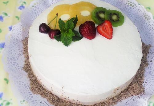 Chiffon de Chocolate com Recheio e Cobertura de Chantilly